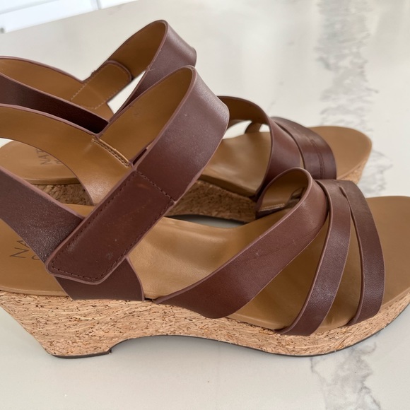Naturalizer Sandals - Picture 2 of 3